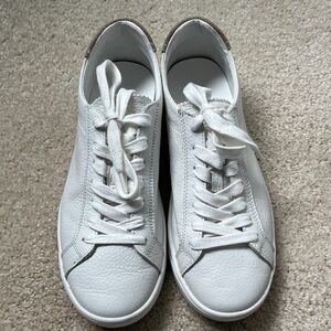 Women's Zara White Leather Sneakers size 6.5 / 37 like new, worn once, too small